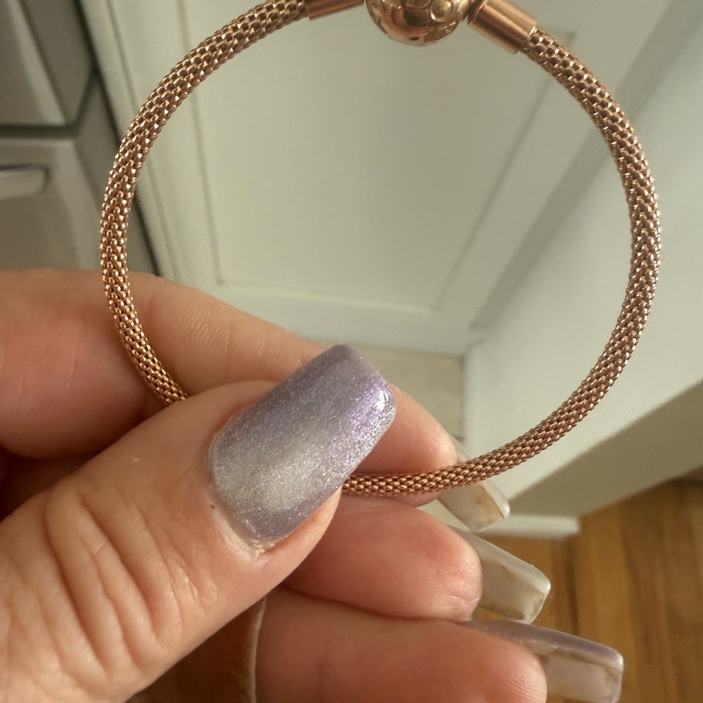 Pandora beautiful flexible rose gold bangle. - Picture 4 of 6
